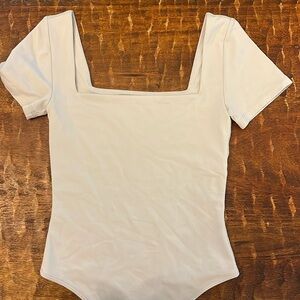 Babaton Contour Squareneck Shortsleeve Bodysuit